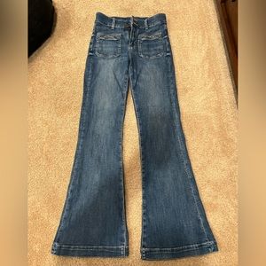 EUC Women’s 4L AE Bellbottom Jeans